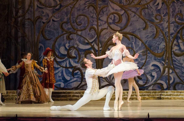 Klassinen baletti Prinsessa Ruusunen — kuvapankkivalokuva