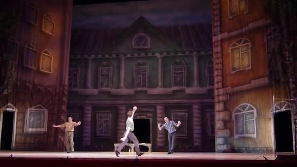 Современный балет "Танго в июне" — стоковое видео