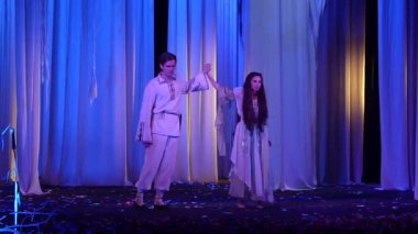 Dramatik performansları orman şarkısı