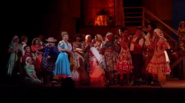 Komik opera Love içki