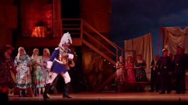 Komik opera Love içki