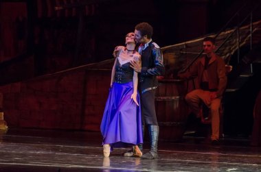 Modern bale Carmen ve Jose