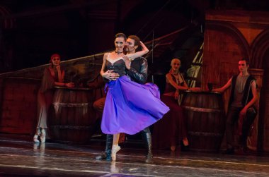 Modern bale Carmen ve Jose