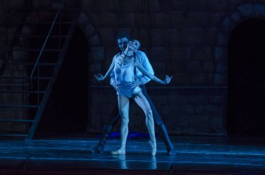 Modern bale Carmen ve Jose