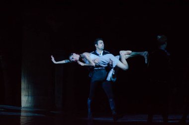 Modern bale Carmen ve Jose