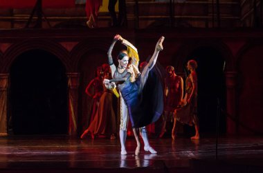 Modern bale Carmen ve Jose