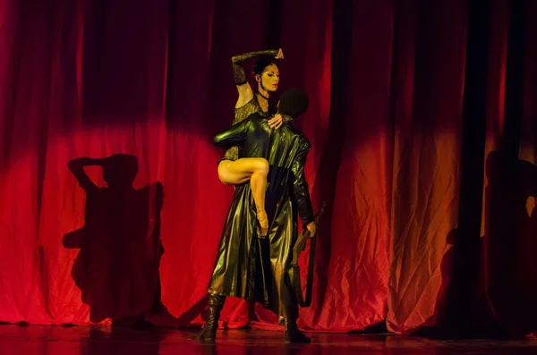 Модерн-балет Кармен і Хосе — стокове фото