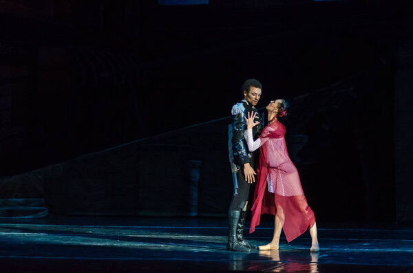 Modern ballet Carmen and Jose