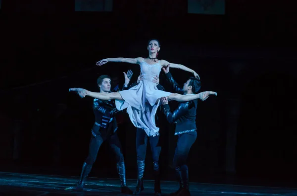 Modern ballet Carmen and Jose — Stock Photo, Image