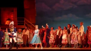 Komik opera Love içki