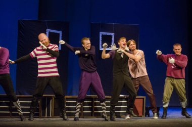 Geniş komedi Fedo hakkında