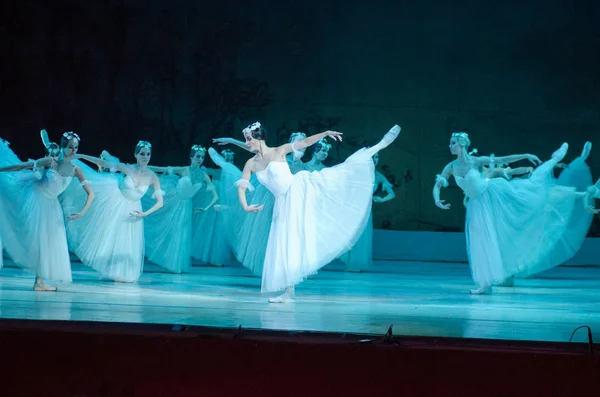 古典芭蕾舞剧吉赛尔 — 图库照片