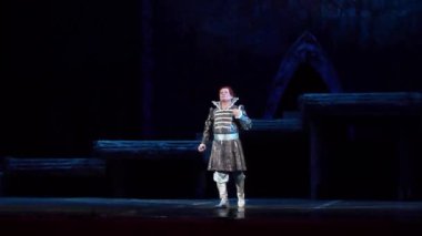 Dnipro, Ukrayna - 20 Kasım 2017: Klasik opera Borys Godunov Dnipro Opera ve bale Tiyatrosu üyeleri gerçekleştirmek