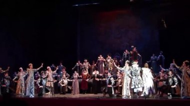 Dnipro, Ukrayna - 20 Kasım 2017: Klasik opera Borys Godunov Dnipro Opera ve bale Tiyatrosu üyeleri gerçekleştirmek.