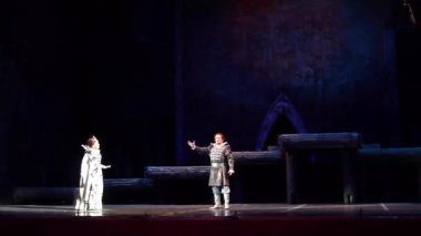 Dnipro, Ukrayna - 20 Kasım 2017: Klasik opera Borys Godunov Dnipro Opera ve bale Tiyatrosu üyeleri gerçekleştirmek.