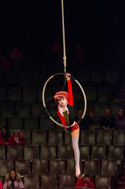 Sirk gösterisi parlak arena