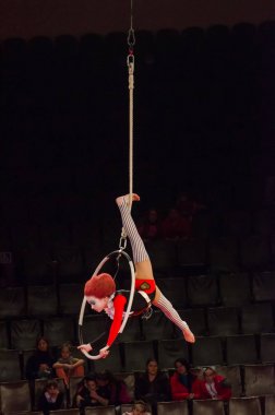 Sirk gösterisi parlak arena