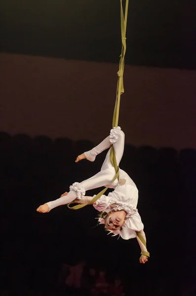 El circo muestra una arena brillante —  Fotos de Stock