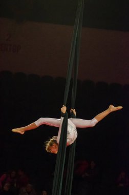 Sirk gösterisi parlak arena