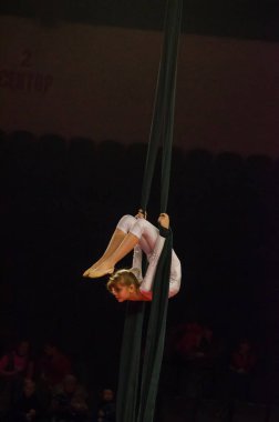 Sirk gösterisi parlak arena