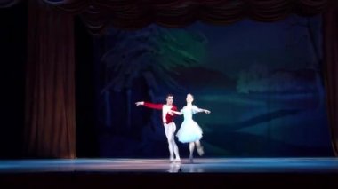 Dnipro, Ukrayna - 6 Ocak 2018: Dnipro Opera ve bale bale üyeleri tarafından gerçekleştirilen Fındıkkıran Balesi.