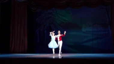 Dnipro, Ukrayna - 6 Ocak 2018: Dnipro Opera ve bale bale üyeleri tarafından gerçekleştirilen Fındıkkıran Balesi.