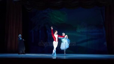Dnipro, Ukrayna - 6 Ocak 2018: Dnipro Opera ve bale bale üyeleri tarafından gerçekleştirilen Fındıkkıran Balesi.
