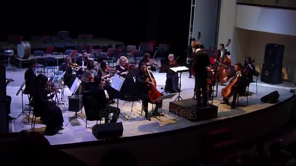 Dnipro Oekraïne Januari 2018 Cellist Artem Poludeny Academische Symphony Orchestra — Stockvideo