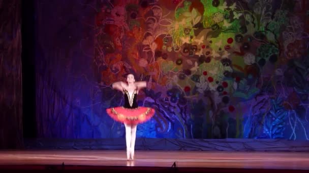 Dnipro 乌克兰 2018年1月8日 索非亚 Gatylo 年龄15岁 表演的变化 从芭蕾舞 Pahita 在国家歌剧院和芭蕾舞剧院 — 图库视频影像