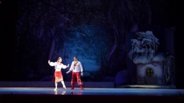Dnipro, Ukrayna - 7 Ocak 2018: Noel bale Dnipro Opera ve bale Tiyatrosu Balesi tarafından gerçekleştirilen önceki gece.