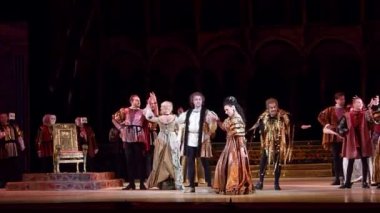 Dnipro, Ukrayna - 17 Şubat 2018: Klasik opera Rigoletto Dnipro Opera ve bale Tiyatrosu üyeleri tarafından gerçekleştirilen.