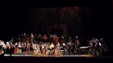 Dnipro, Ukrayna - 23 Şubat 2018: Klasik opera Carmen Dnipro Opera ve bale Tiyatrosu üyeleri tarafından gerçekleştirilen.