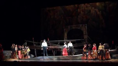Dnipro, Ukrayna - 23 Şubat 2018: Klasik opera Carmen Dnipro Opera ve bale Tiyatrosu üyeleri tarafından gerçekleştirilen.