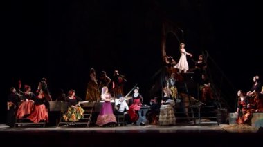 Dnipro, Ukrayna - 23 Şubat 2018: Klasik opera Carmen Dnipro Opera ve bale Tiyatrosu üyeleri tarafından gerçekleştirilen.