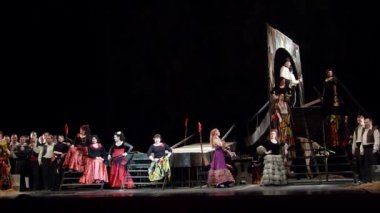 Dnipro, Ukrayna - 23 Şubat 2018: Klasik opera Carmen Dnipro Opera ve bale Tiyatrosu üyeleri tarafından gerçekleştirilen.
