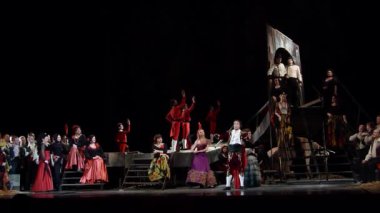 Dnipro, Ukrayna - 23 Şubat 2018: Klasik opera Carmen Dnipro Opera ve bale Tiyatrosu üyeleri tarafından gerçekleştirilen.