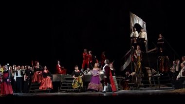 Dnipro, Ukrayna - 23 Şubat 2018: Klasik opera Carmen Dnipro Opera ve bale Tiyatrosu üyeleri tarafından gerçekleştirilen.