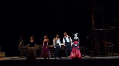 Dnipro, Ukrayna - 23 Şubat 2018: Klasik opera Carmen Dnipro Opera ve bale Tiyatrosu üyeleri tarafından gerçekleştirilen.