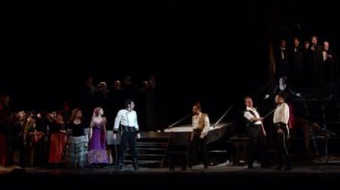 Dnipro, Ukrayna - 23 Şubat 2018: Klasik opera Carmen Dnipro Opera ve bale Tiyatrosu üyeleri tarafından gerçekleştirilen.