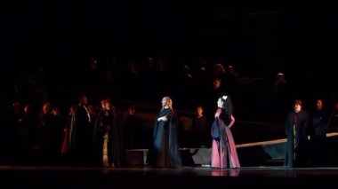 Dnipro, Ukrayna - 23 Şubat 2018: Klasik opera Carmen Dnipro Opera ve bale Tiyatrosu üyeleri tarafından gerçekleştirilen.