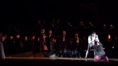 Dnipro, Ukrayna - 23 Şubat 2018: Klasik opera Carmen Dnipro Opera ve bale Tiyatrosu üyeleri tarafından gerçekleştirilen.
