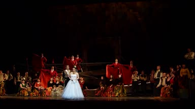 Dnipro, Ukrayna - 23 Şubat 2018: Klasik opera Carmen Dnipro Opera ve bale Tiyatrosu üyeleri tarafından gerçekleştirilen.