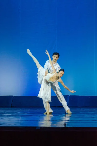Dansarna Kateryna Kuhar och Olexander Stoyanov — Stockfoto