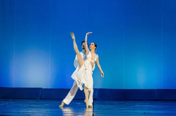 Bailarinas Kateryna Kuhar y Olexander Stoyanov — Foto de Stock