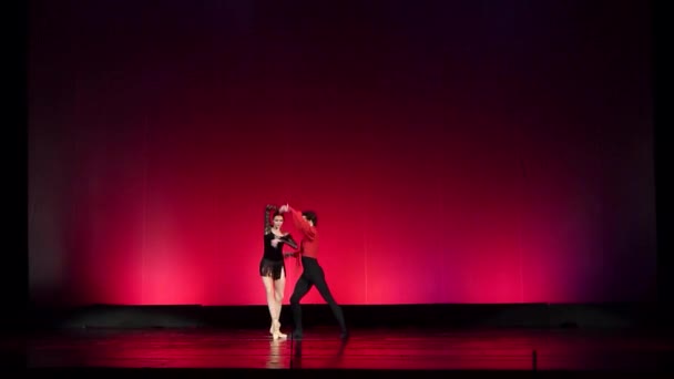 Dnipro 乌克兰 2018年3月23日 卡门套房由国家芭蕾舞团成员在 Dnipro 国家歌剧院和芭蕾舞剧院表演 — 图库视频影像