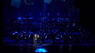 Dnipro, Ukrayna - 11 Şubat 2018: Symphonyic göstermek Dnipro Opera ve bale Tiyatrosu - üyeleri Şef Yuri Porohovnik yapılan.