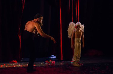 Konser için iki palyaço