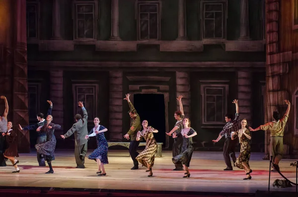 Haziran 'da Modern Bale Bu Tango