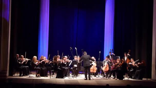 Dnipro Ucrania Diciembre 2019 Cuatro Estaciones Orquesta Cámara Director Principal — Vídeo de stock