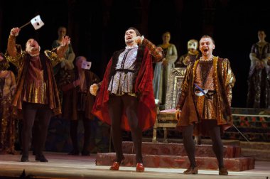 DNIPROPETROVSK, UKRAINE MAYIS 11: Dnepropetrovsk Devlet Opera ve Bale Tiyatrosu üyeleri 11 Mayıs 2012 'de Dnipropetrovsk, Ukrayna' da 